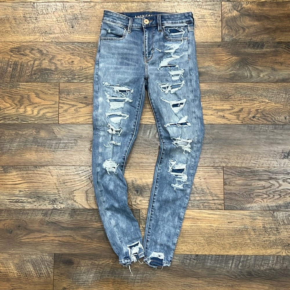 AMERICAN EAGLE Women’s Sz 4 Next Level Stretch Hi-Rise Distressed Jeggings
